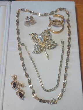 VTG Sarah Coventry Pearl Leaf Brooch Gold Tone Statement Jewelry Lot Chains Set